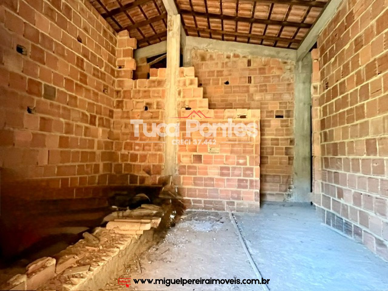 Centro de Miguel Pereira - Em rua residencial  | Código:C74