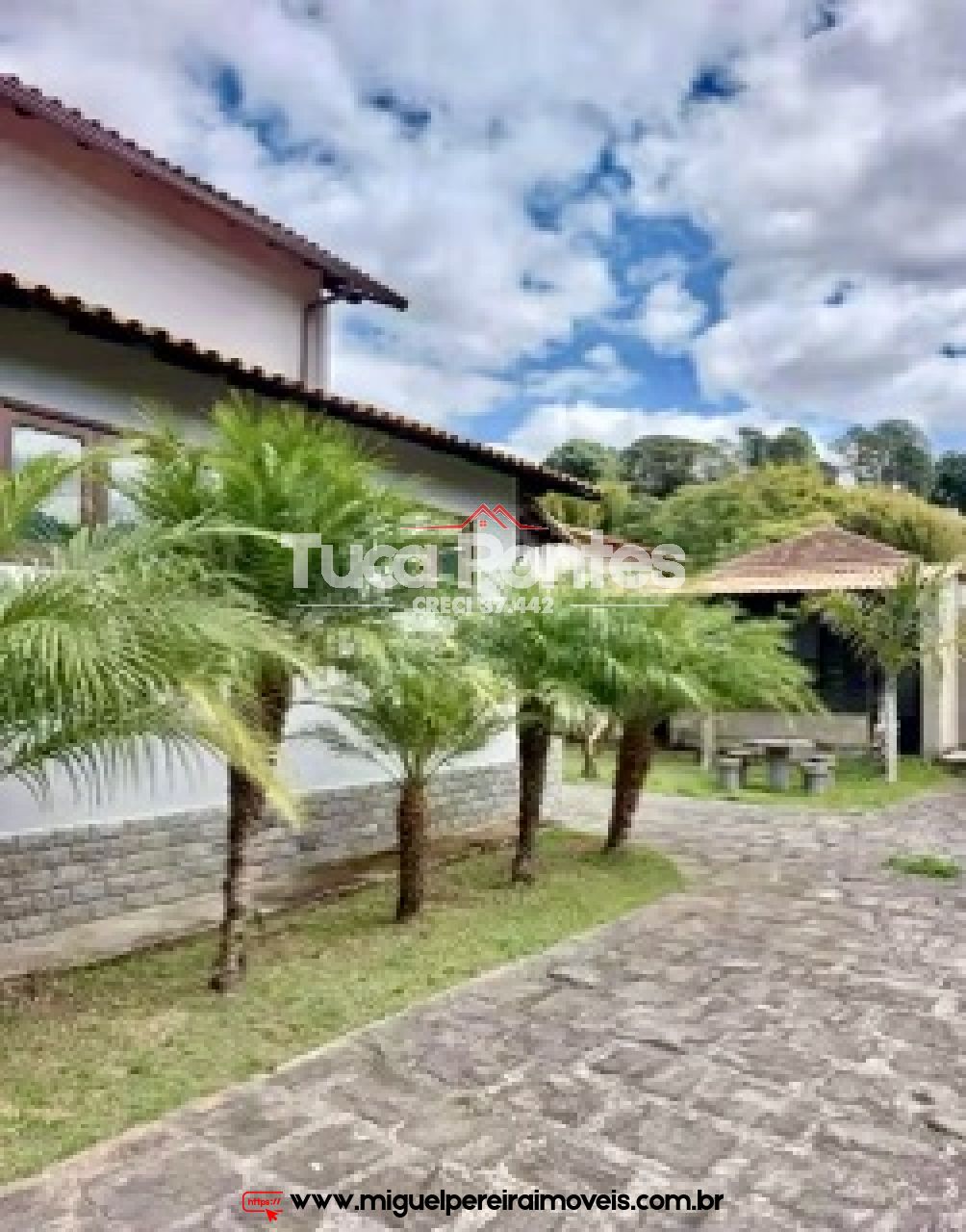 Com 2 suites e mais 4 quartos  - Casa e Loja - Oportunidade | Código:C87