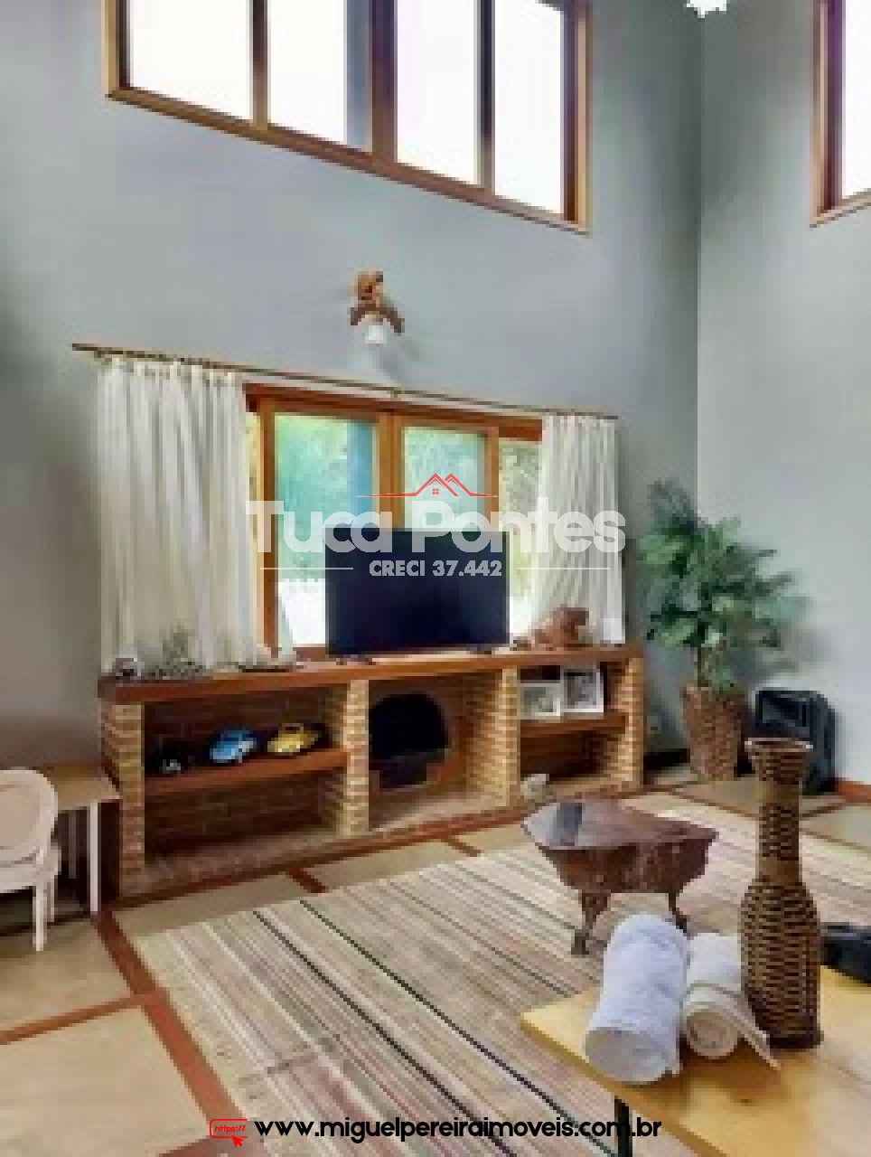 Com 2 suites e mais 4 quartos  - Casa e Loja - Oportunidade | Código:C87