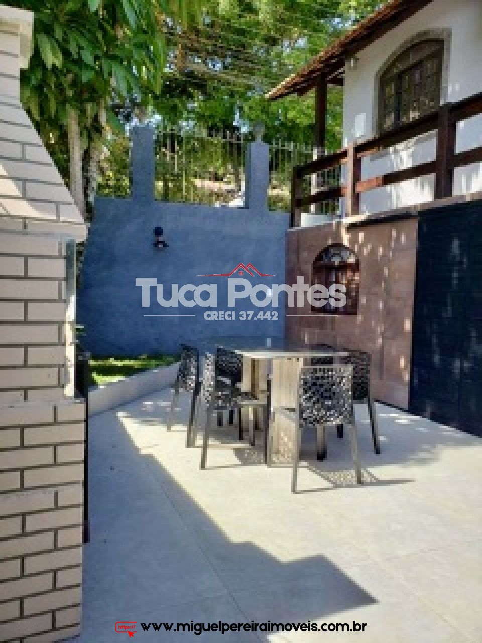 Com 2 suites e mais 4 quartos  - Casa e Loja - Oportunidade | Código:C87