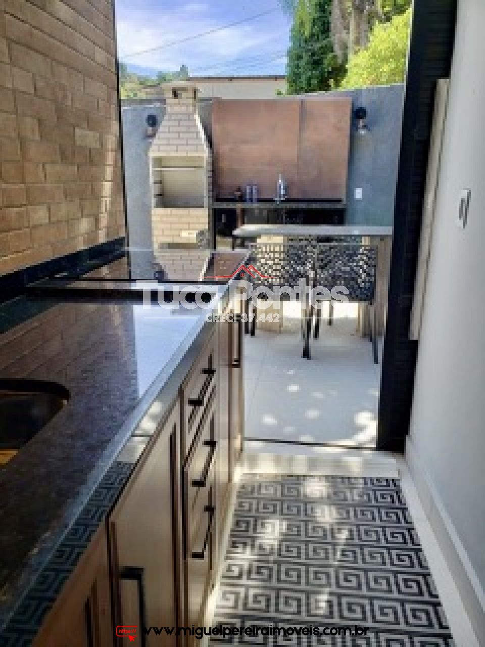 Com 2 suites e mais 4 quartos  - Casa e Loja - Oportunidade | Código:C87