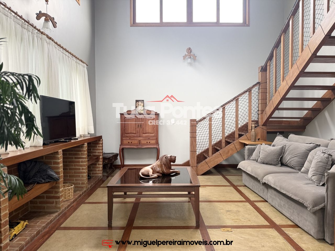 Com 2 suites e mais 4 quartos  - Casa e Loja - Oportunidade | Código:C73