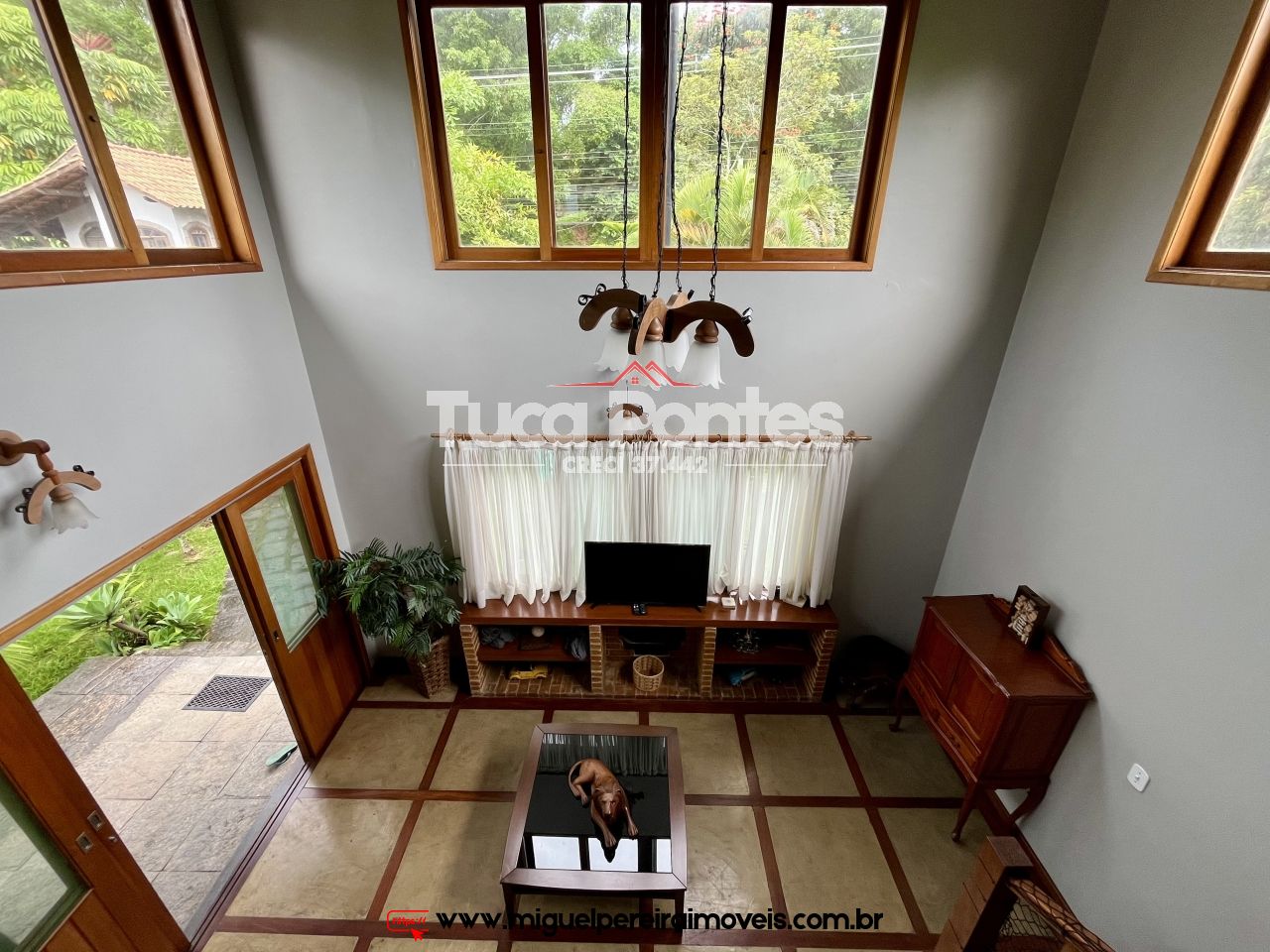 Com 2 suites e mais 4 quartos  - Casa e Loja - Oportunidade | Código:C73