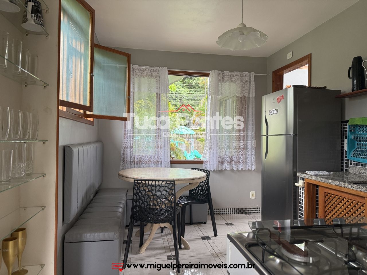 Com 2 suites e mais 4 quartos  - Casa e Loja - Oportunidade | Código:C73