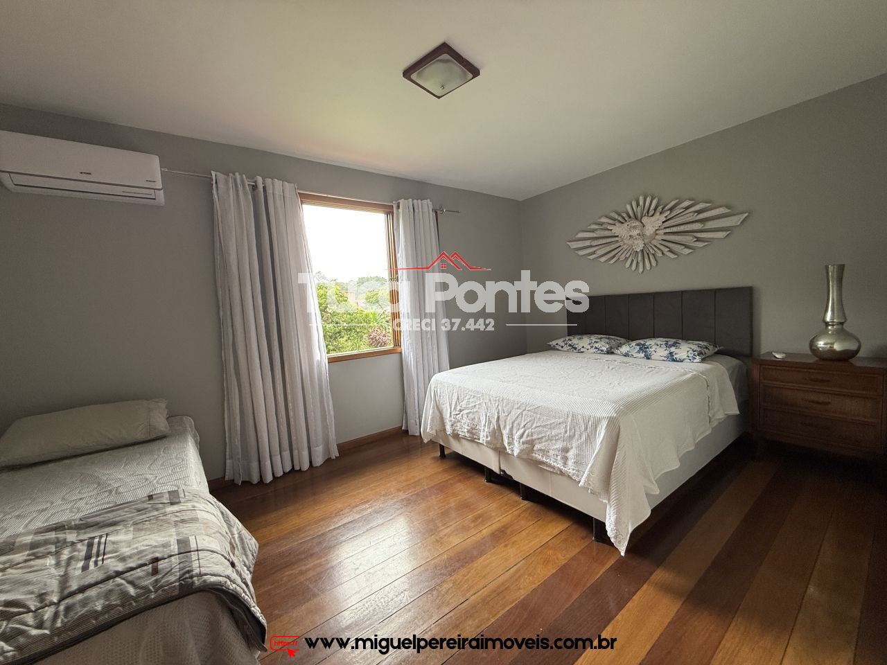 Com 2 suites e mais 4 quartos  - Casa e Loja - Oportunidade | Código:C73