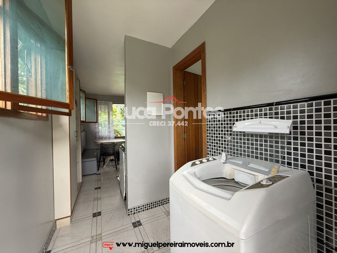 Com 2 suites e mais 4 quartos  - Casa e Loja - Oportunidade | Código:C73