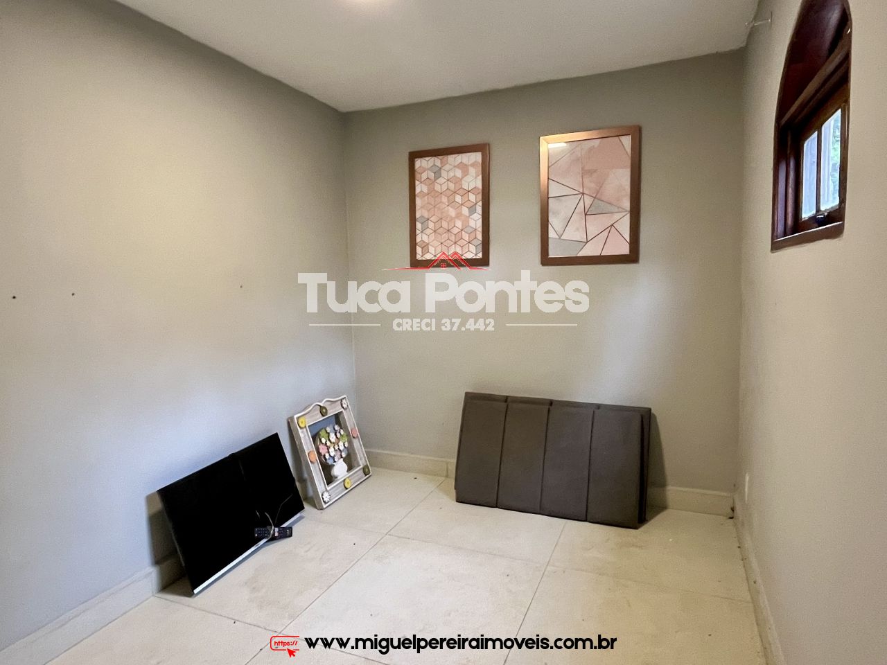 Com 2 suites e mais 4 quartos  - Casa e Loja - Oportunidade | Código:C73