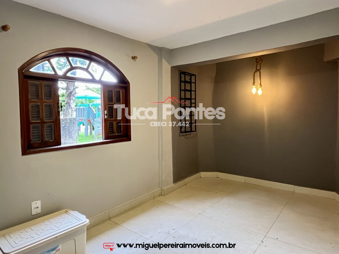 Com 2 suites e mais 4 quartos  - Casa e Loja - Oportunidade | Código:C73