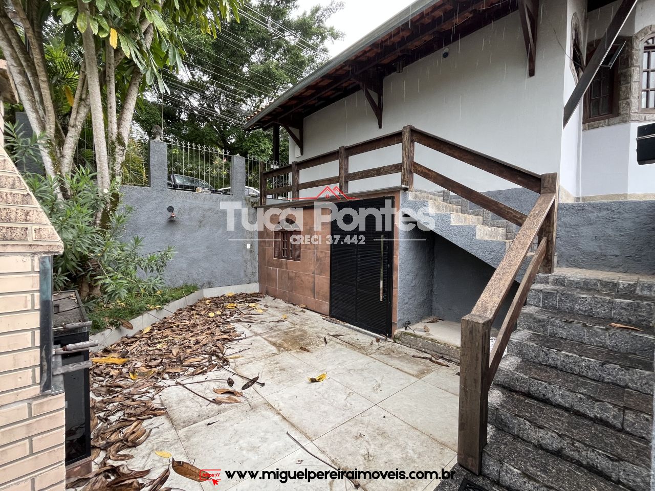 Com 2 suites e mais 4 quartos  - Casa e Loja - Oportunidade | Código:C73