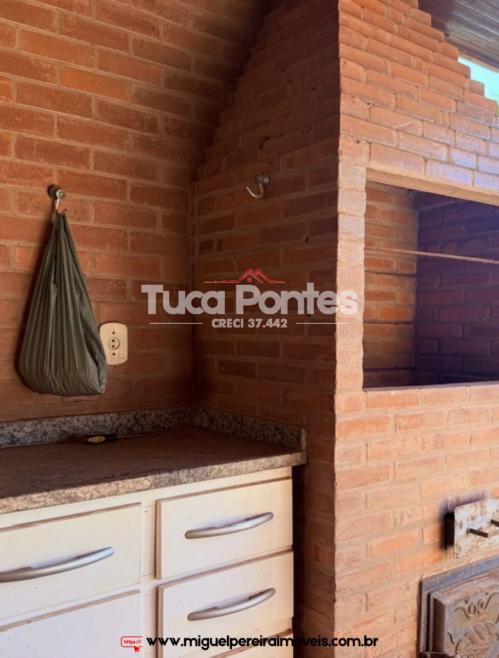 Em condomínio alto padrão  - Casa e anexo  | Código:C69