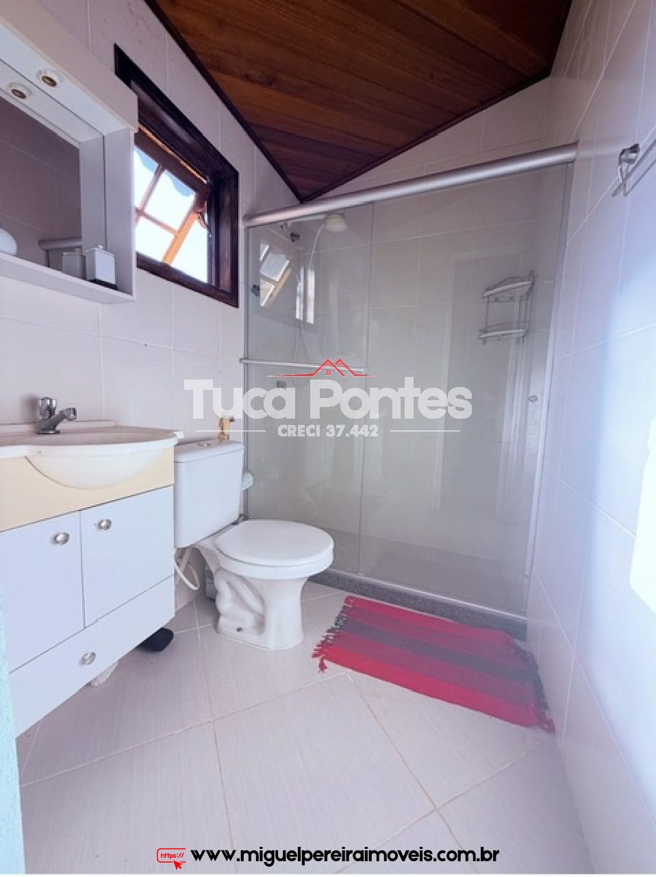 Em condomínio alto padrão  - Casa e anexo  | Código:C69