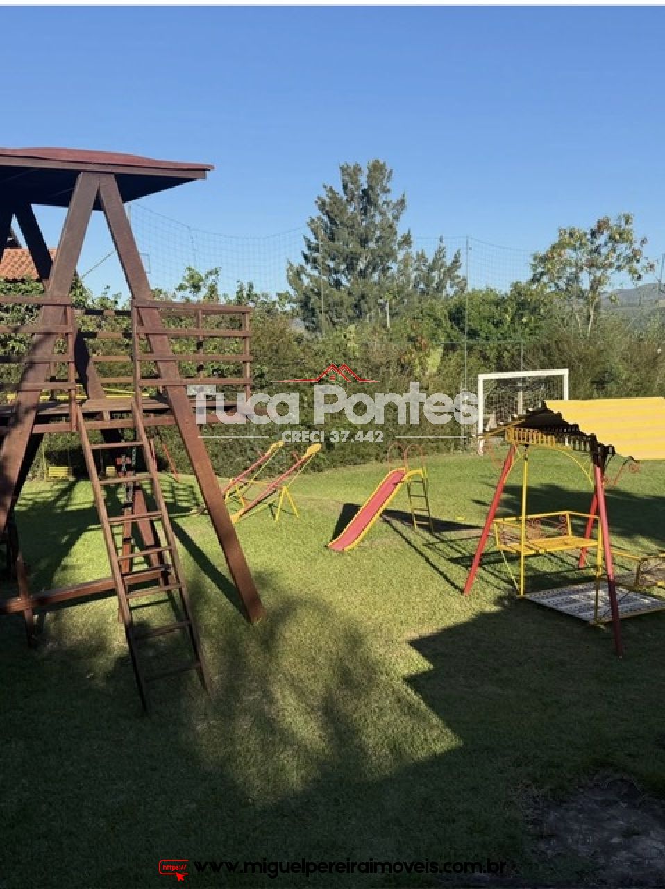 Em condomínio alto padrão  - Casa e anexo  | Código:C69