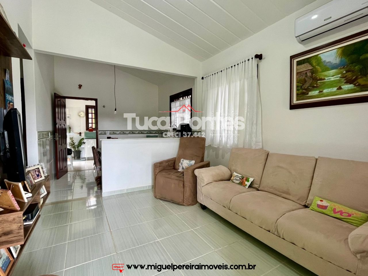 Charmosa casa - Em pequeno condomínio | Código:C79