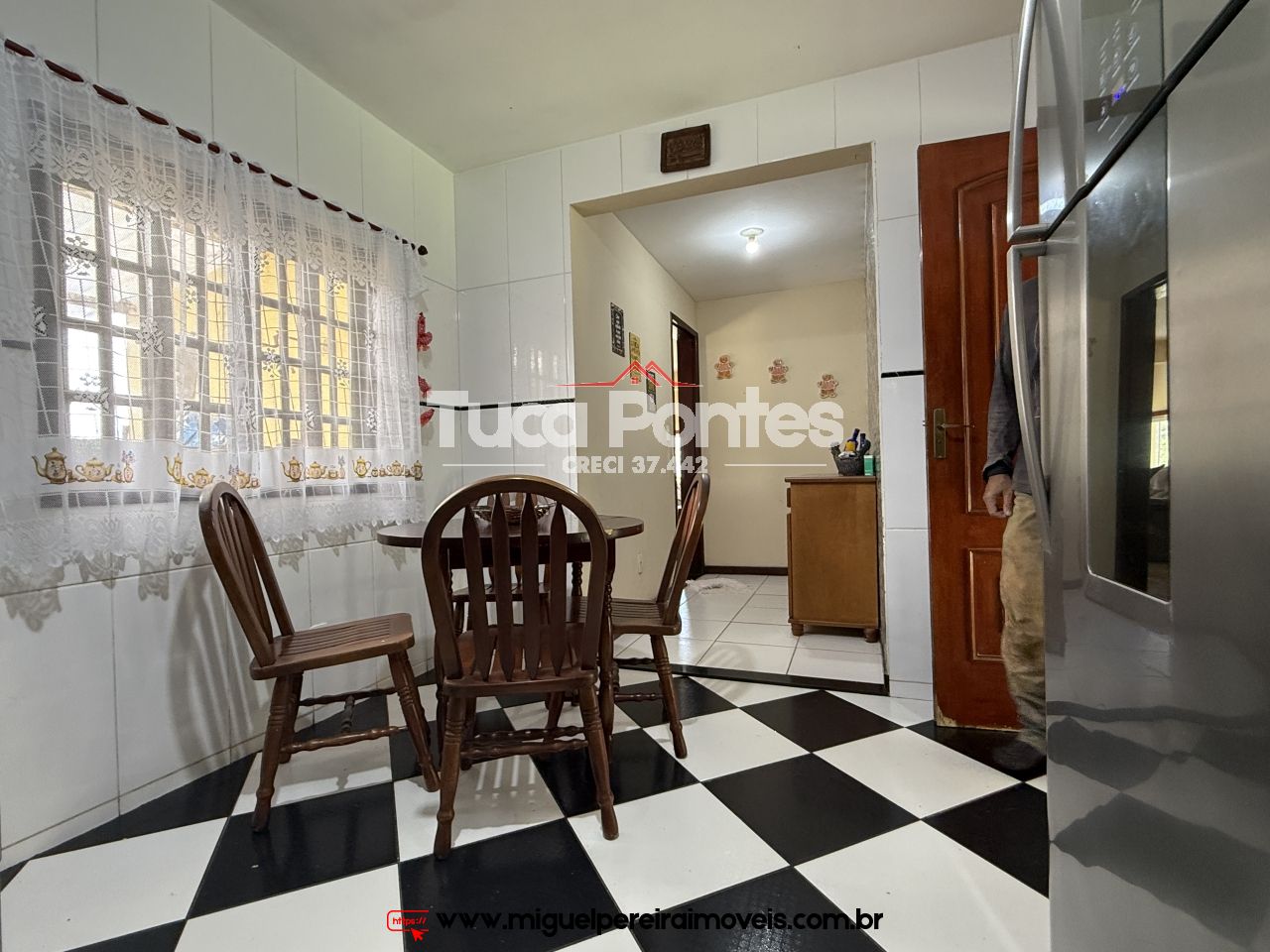 Espaçoso imóvel a venda - Menos de 1Km do Lago de Javary | Código:C55