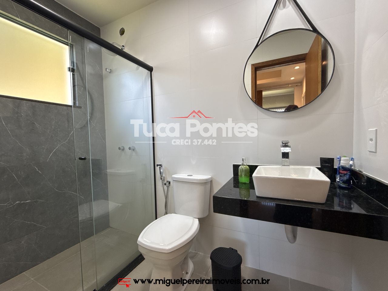 Luxuosa casa em terreno plano - Um charme! | Código:C81