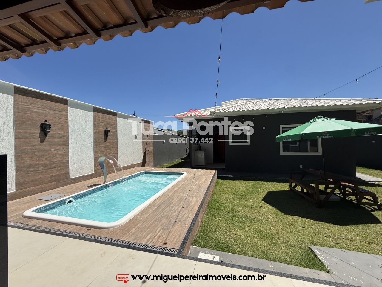 Luxuosa casa em terreno plano - Um charme! | Código:C81