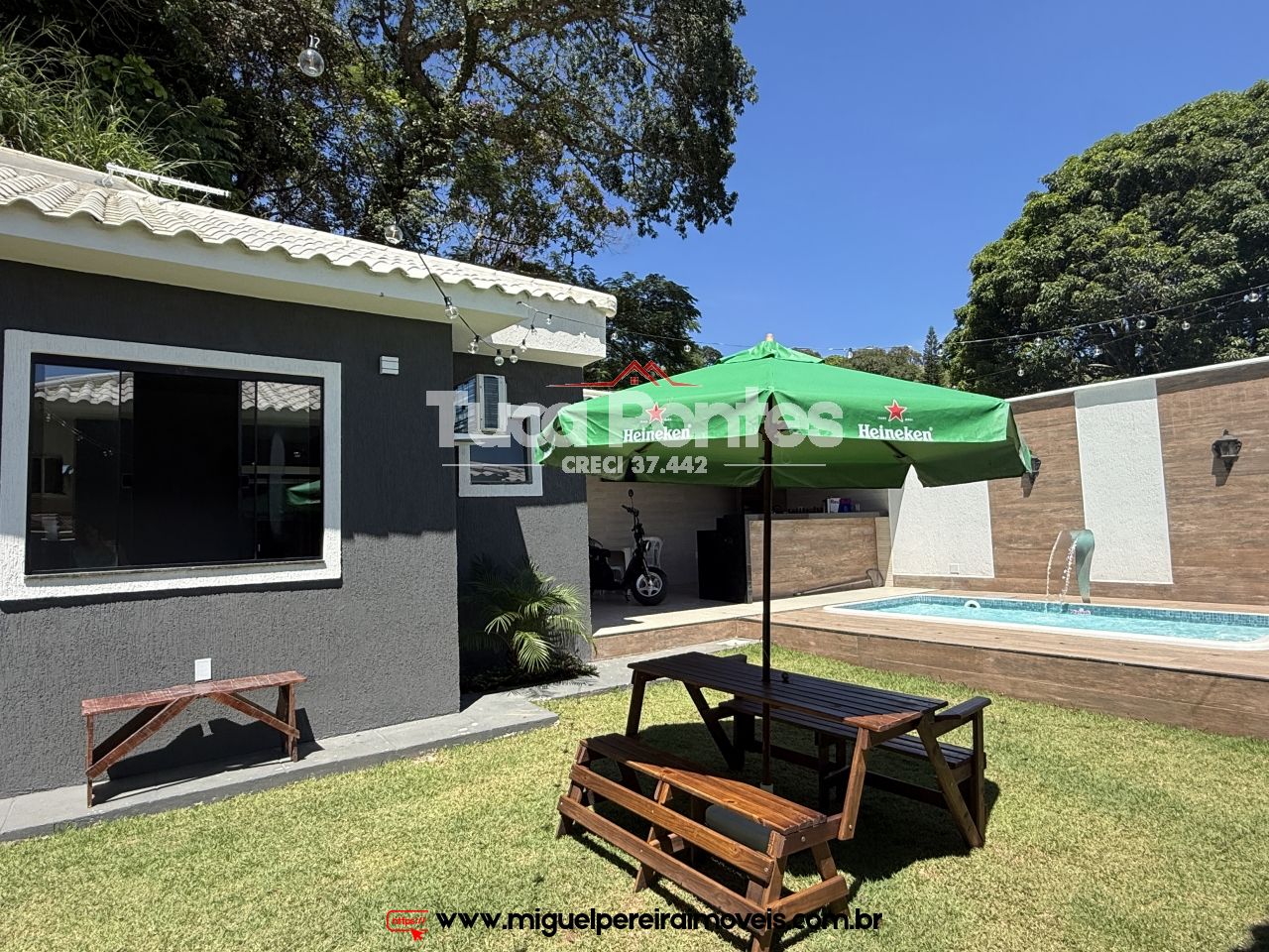 Luxuosa casa em terreno plano - Um charme! | Código:C81