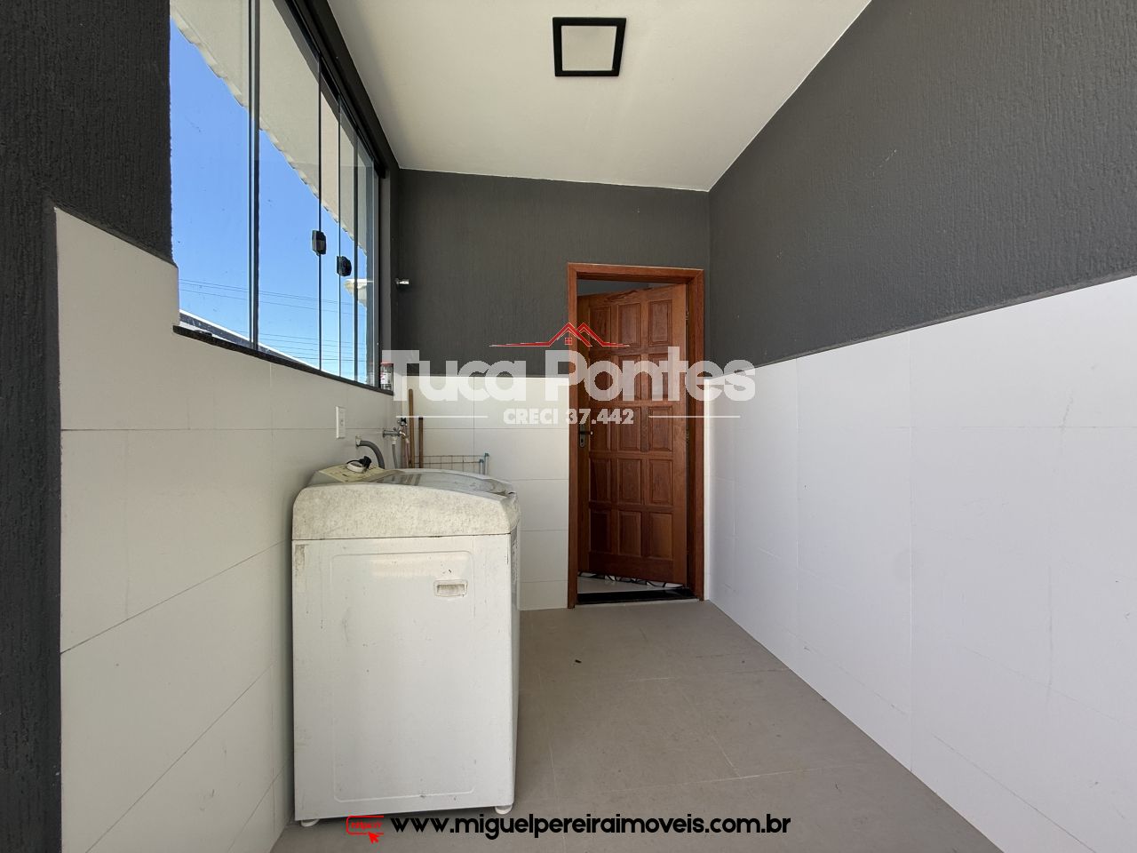 Luxuosa casa em terreno plano - Um charme! | Código:C81