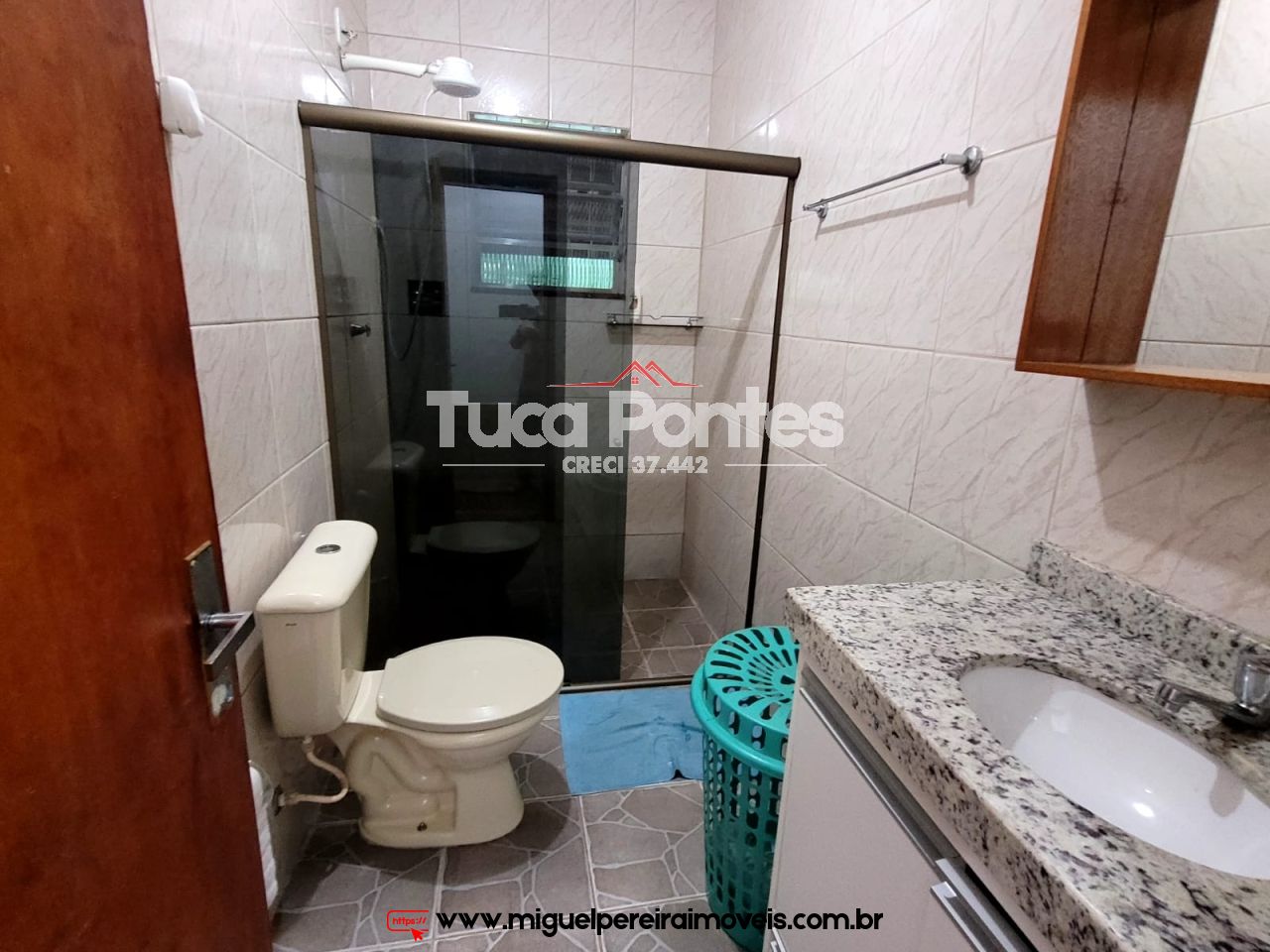 Em rua tranquila e residencial - Estilo mini-sítio | Código:C83