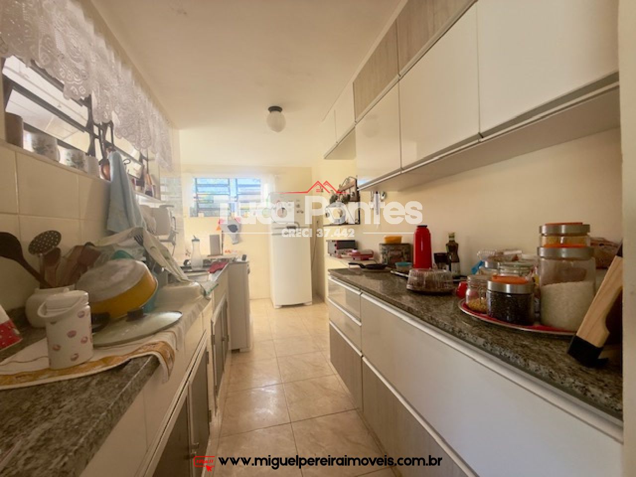 Casa ampla com 4 quartos - Com piscina, Churrasqueira e Murada  | Código:C89