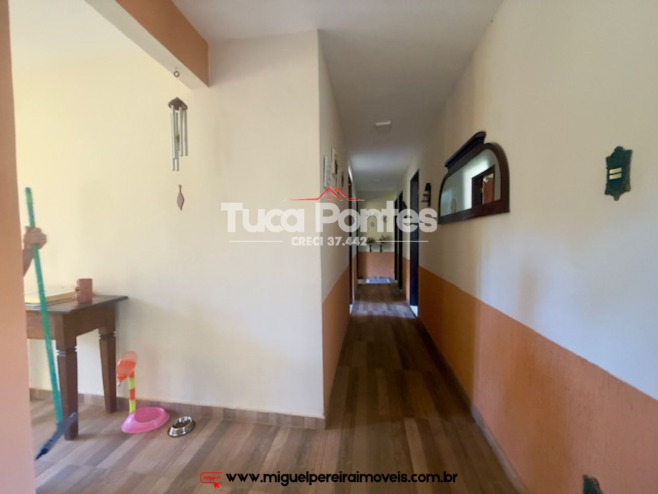 Casa ampla com 4 quartos - Com piscina, Churrasqueira e Murada  | Código:C89