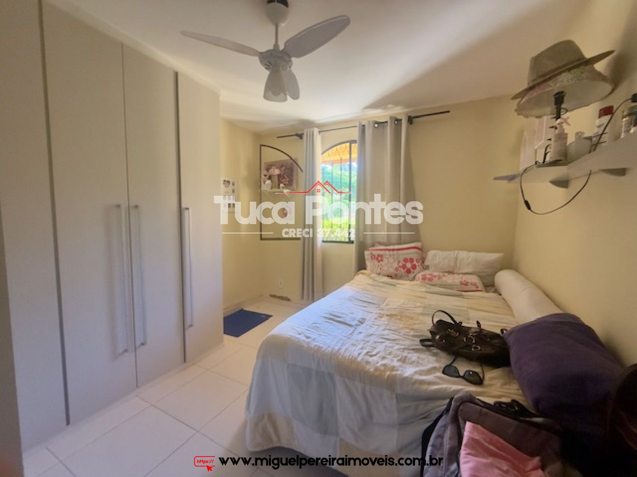 Casa ampla com 4 quartos - Com piscina, Churrasqueira e Murada  | Código:C89