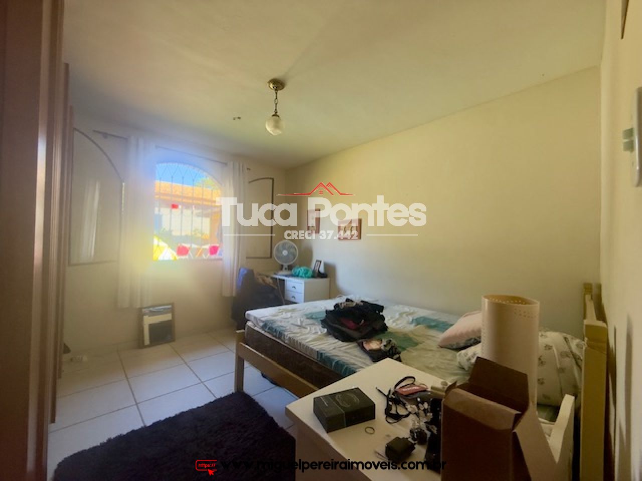 Casa ampla com 4 quartos - Com piscina, Churrasqueira e Murada  | Código:C89