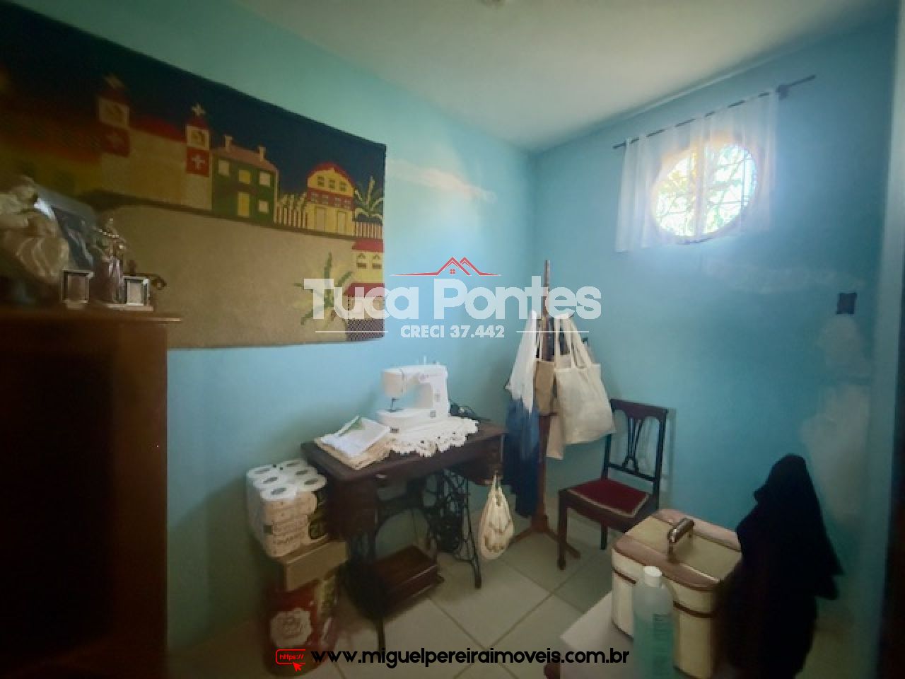 Casa ampla com 4 quartos - Com piscina, Churrasqueira e Murada  | Código:C89