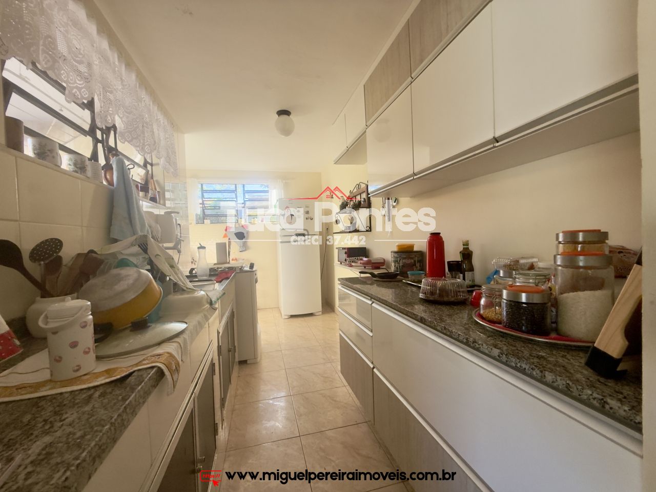Casa com 4 quartos - Piscina, churrasqueira, terreno plano e murado | Código:C89