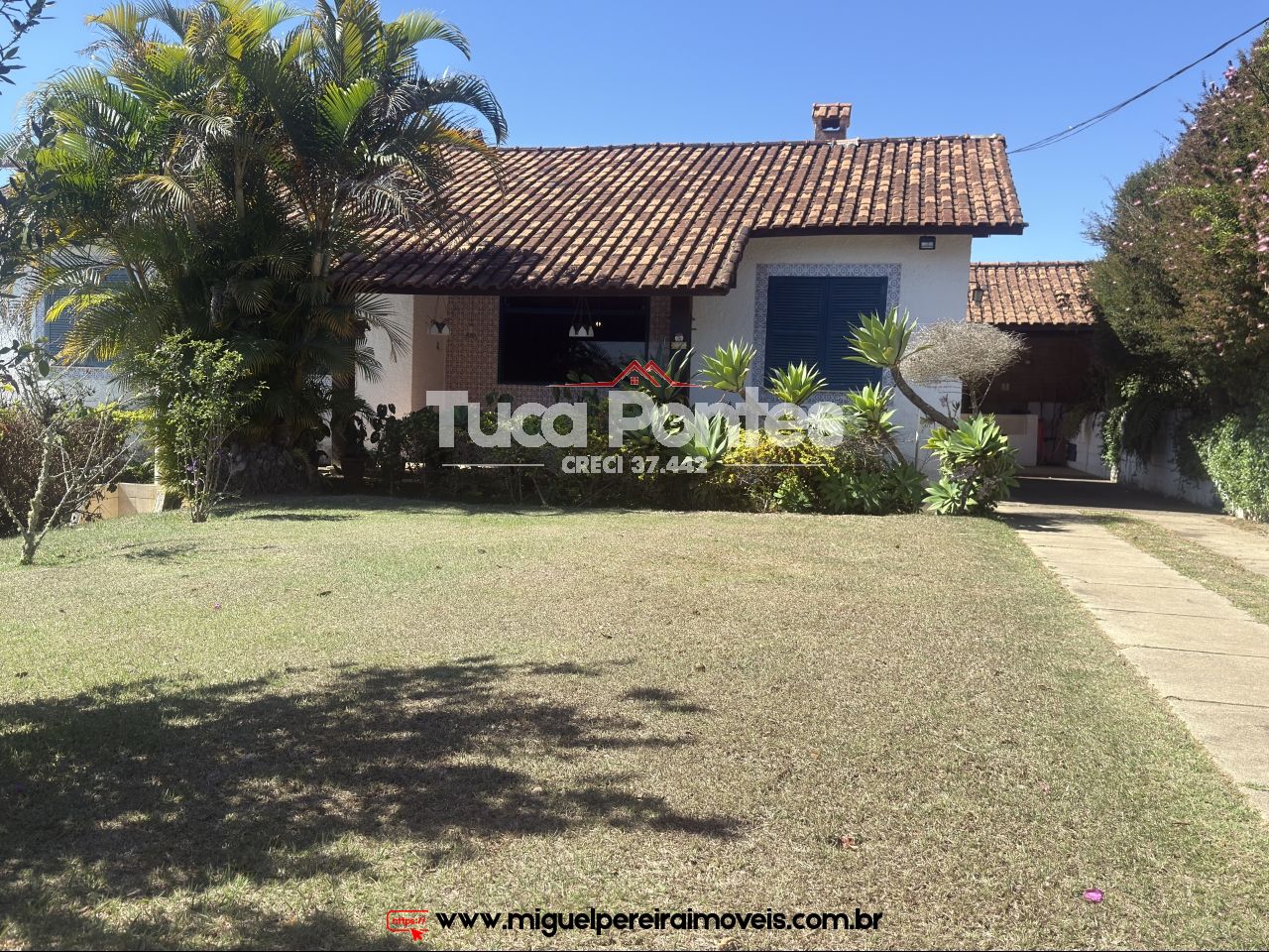 Rua residencial e nobre - Casa de serra | Código:C90