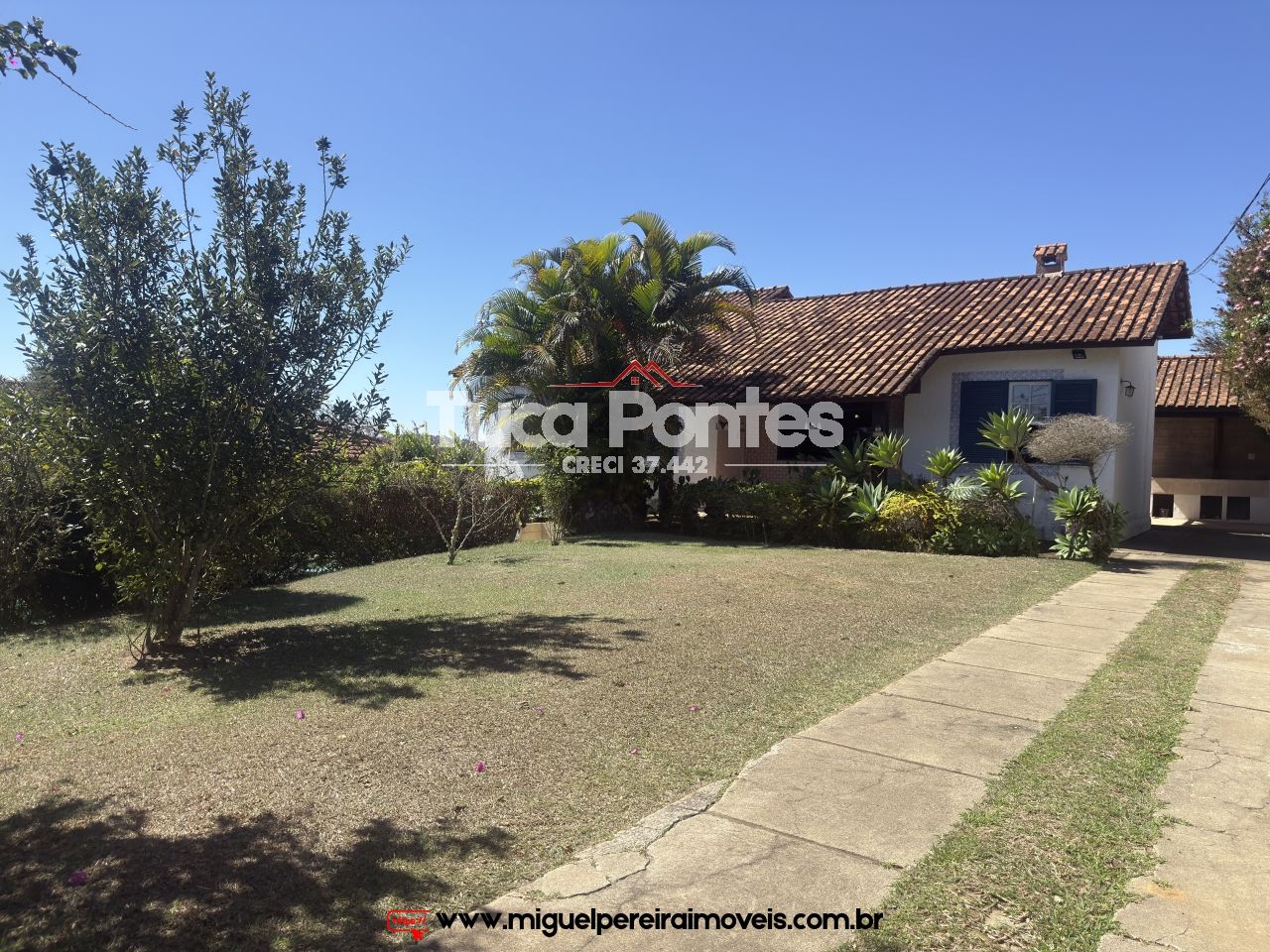 Rua residencial e nobre - Casa de serra | Código:C90