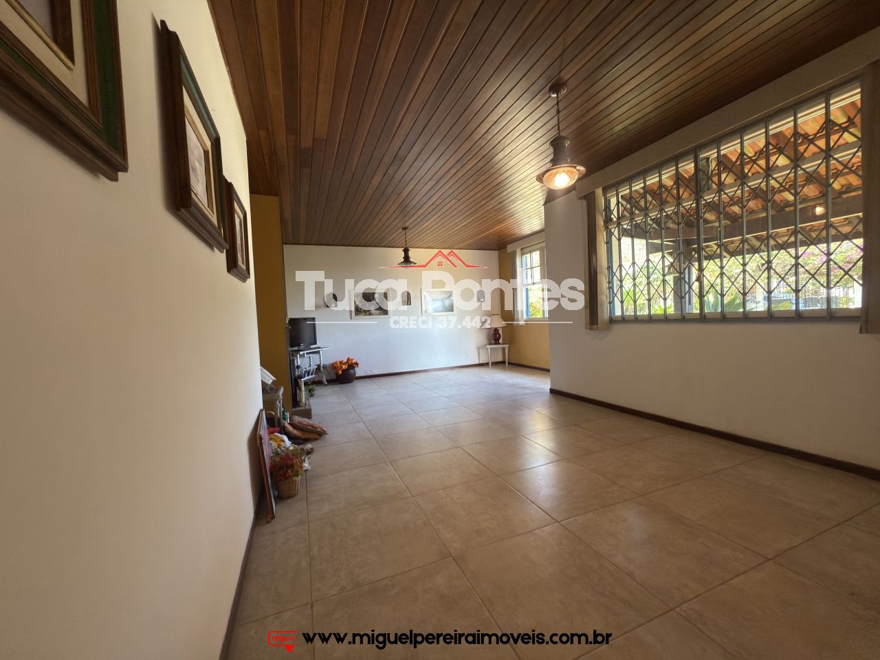 Rua residencial e nobre - Casa de serra | Código:C90