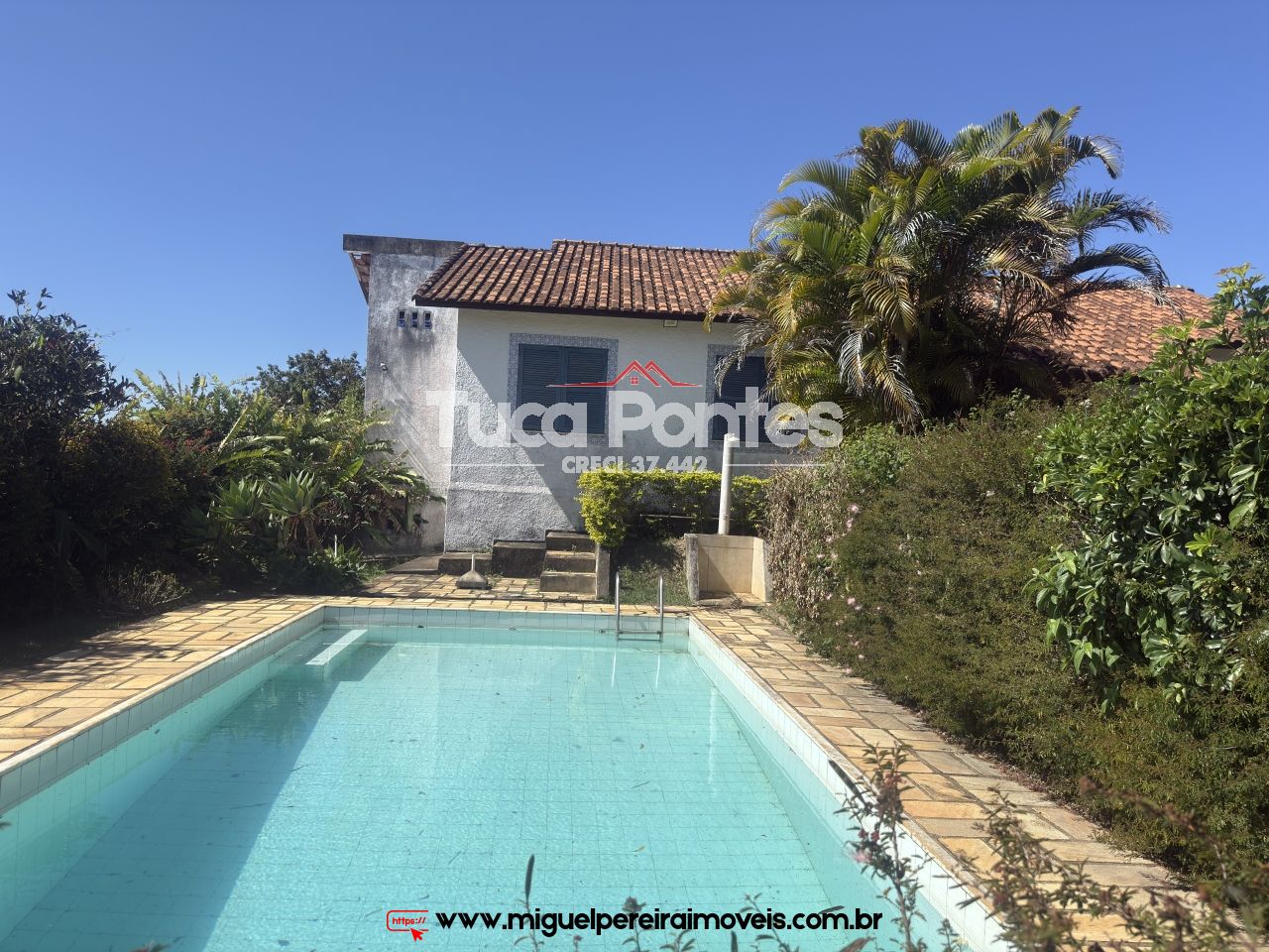 Rua residencial e nobre - Casa de serra | Código:C90