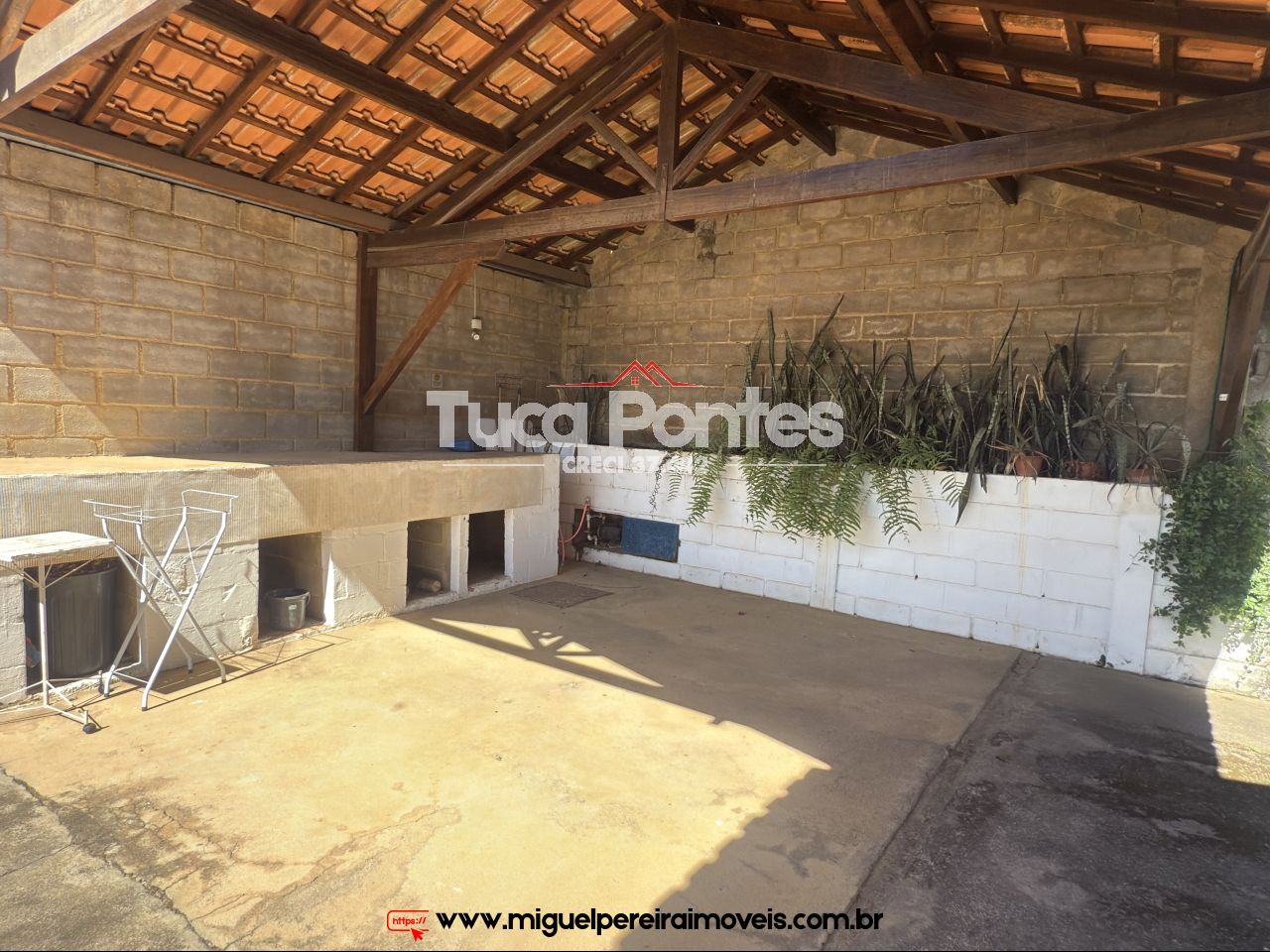 Rua residencial e nobre - Casa de serra | Código:C90