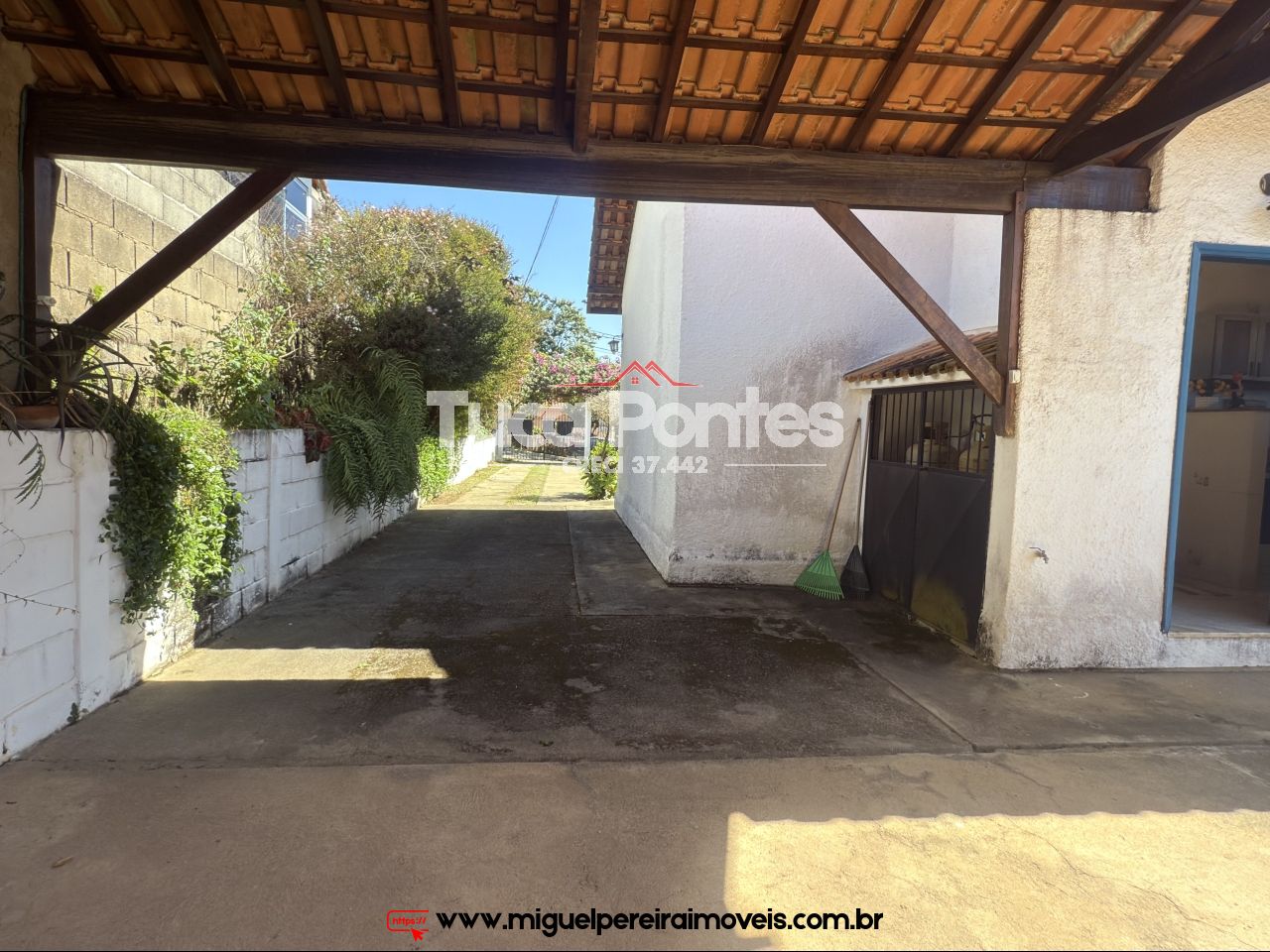 Rua residencial e nobre - Casa de serra | Código:C90