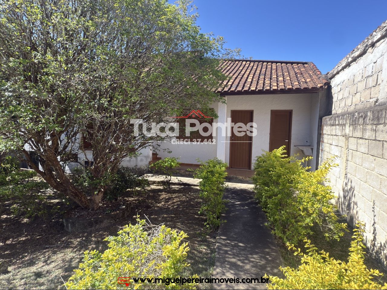 Rua residencial e nobre - Casa de serra | Código:C90