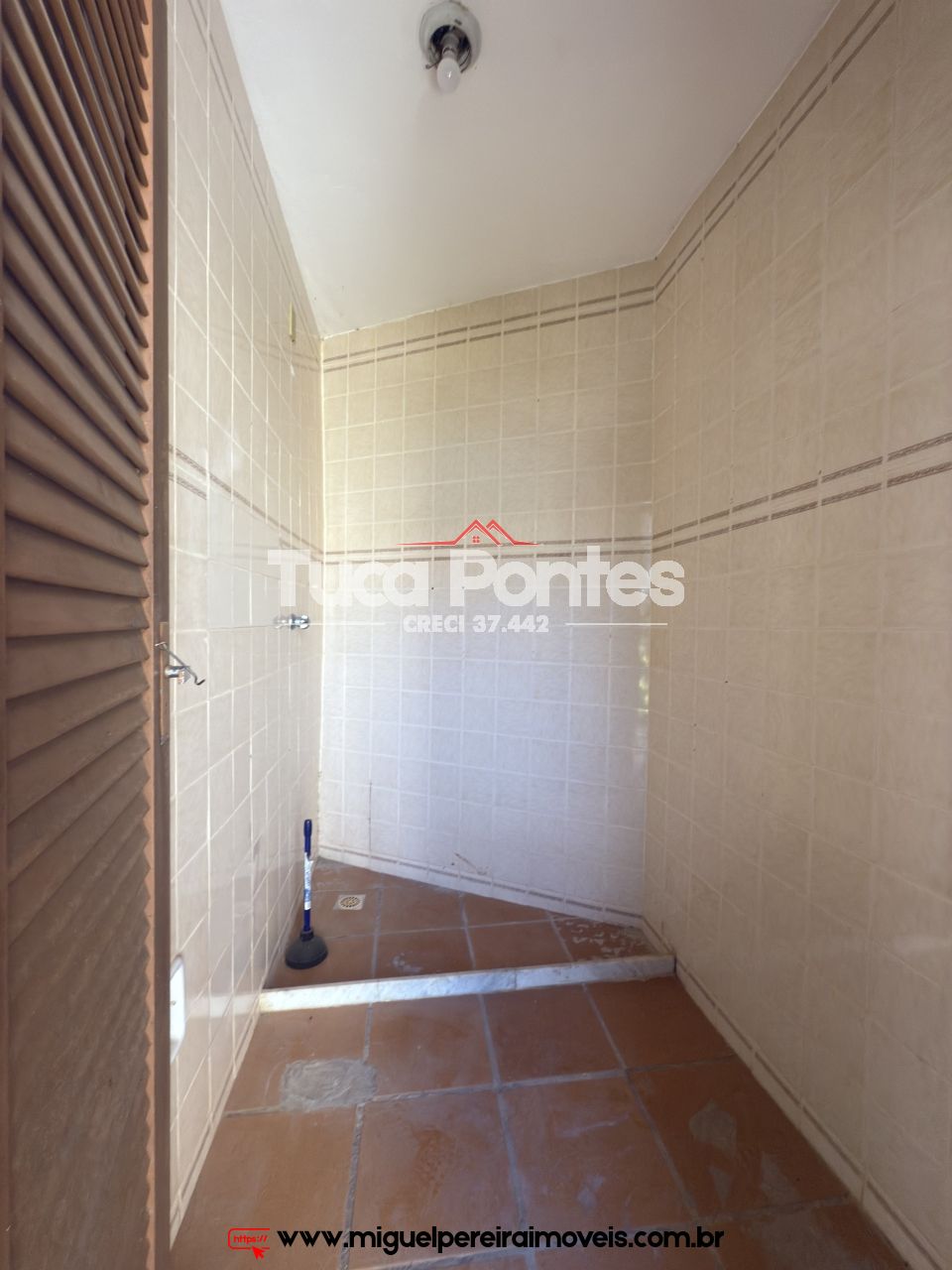 Rua residencial e nobre - Casa de serra | Código:C90