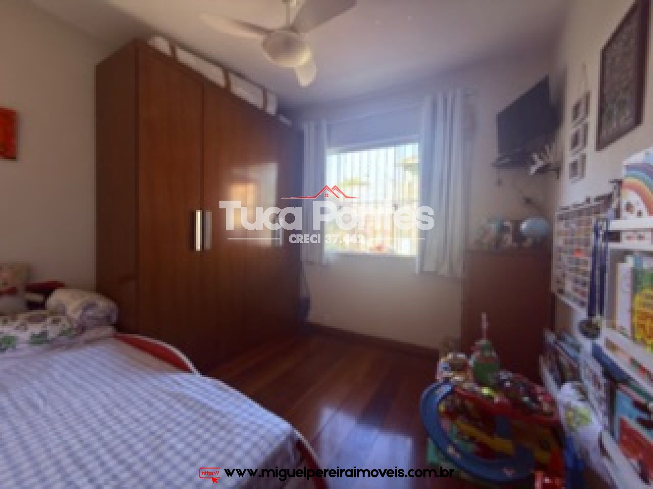 Com 5 quartos, piscina e churrasqueira - E terraço com vista para respirar  | Código:C1201