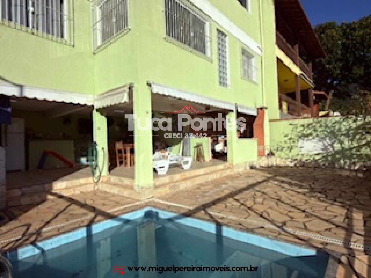 Com 5 quartos, piscina e churrasqueira - E terraço com vista para respirar  | Código:C1201