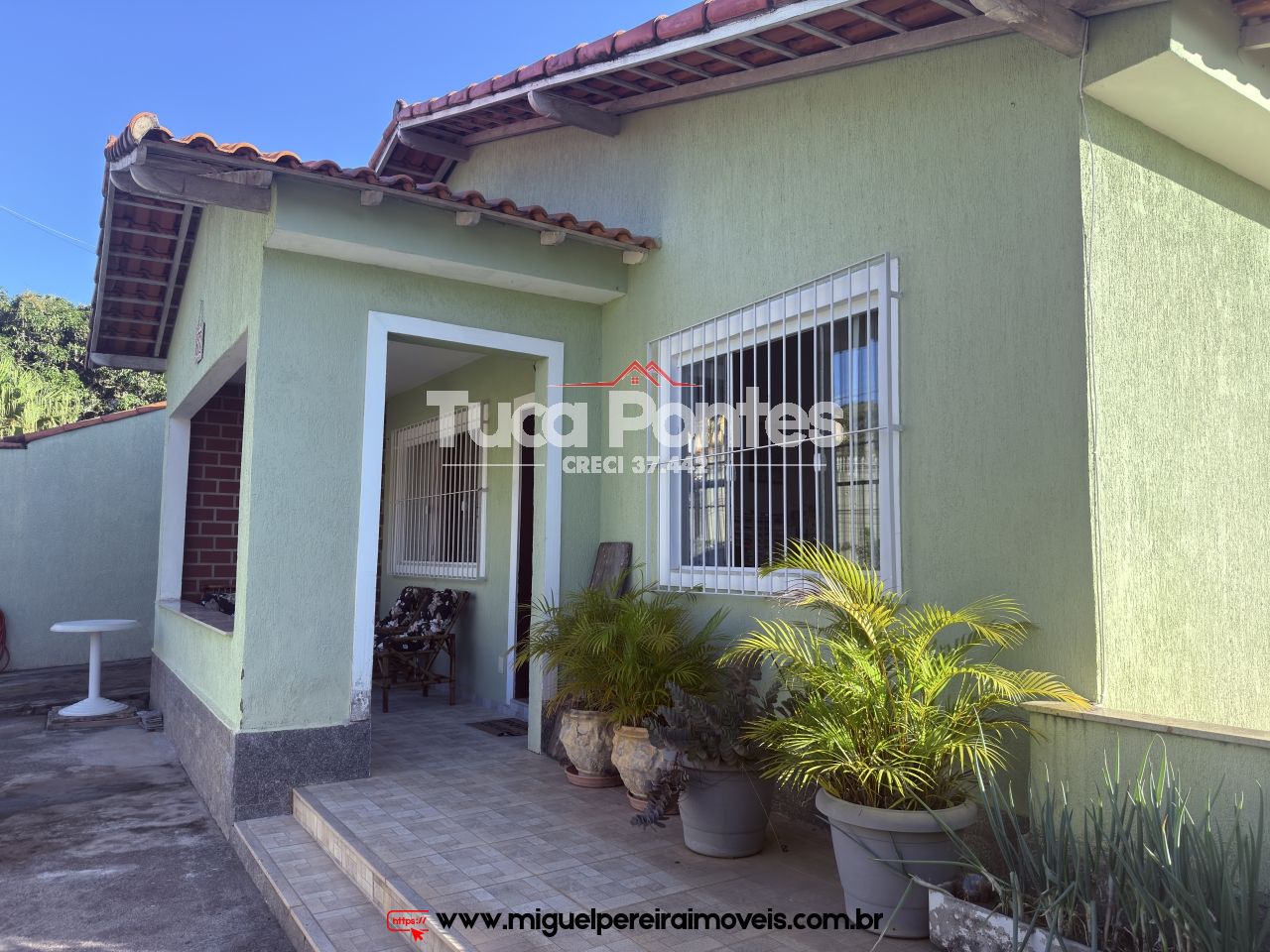 Com 5 quartos, piscina e churrasqueira - E terraço com vista para respirar  | Código:C94