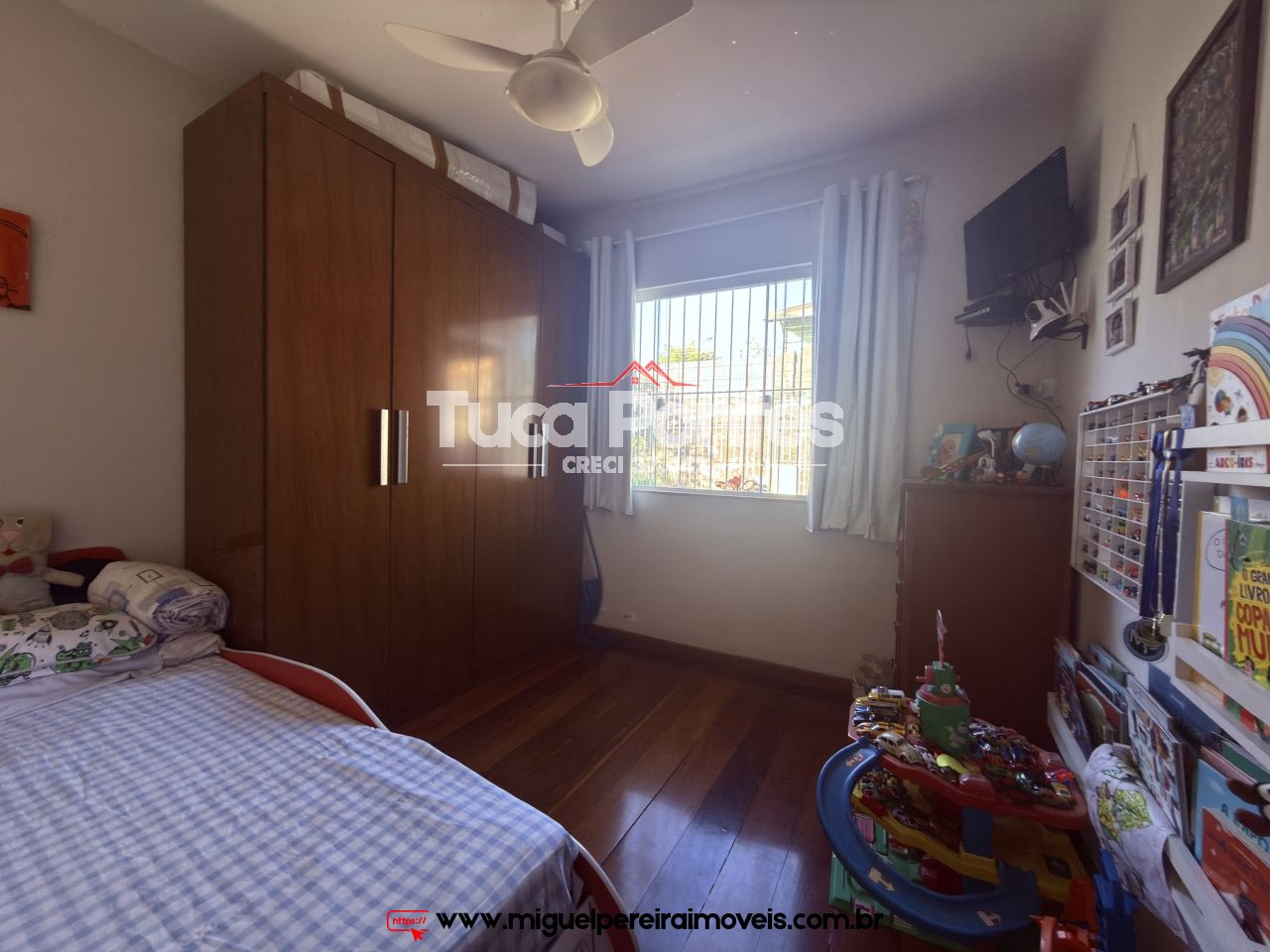 Com 5 quartos, piscina e churrasqueira - E terraço com vista para respirar  | Código:C94