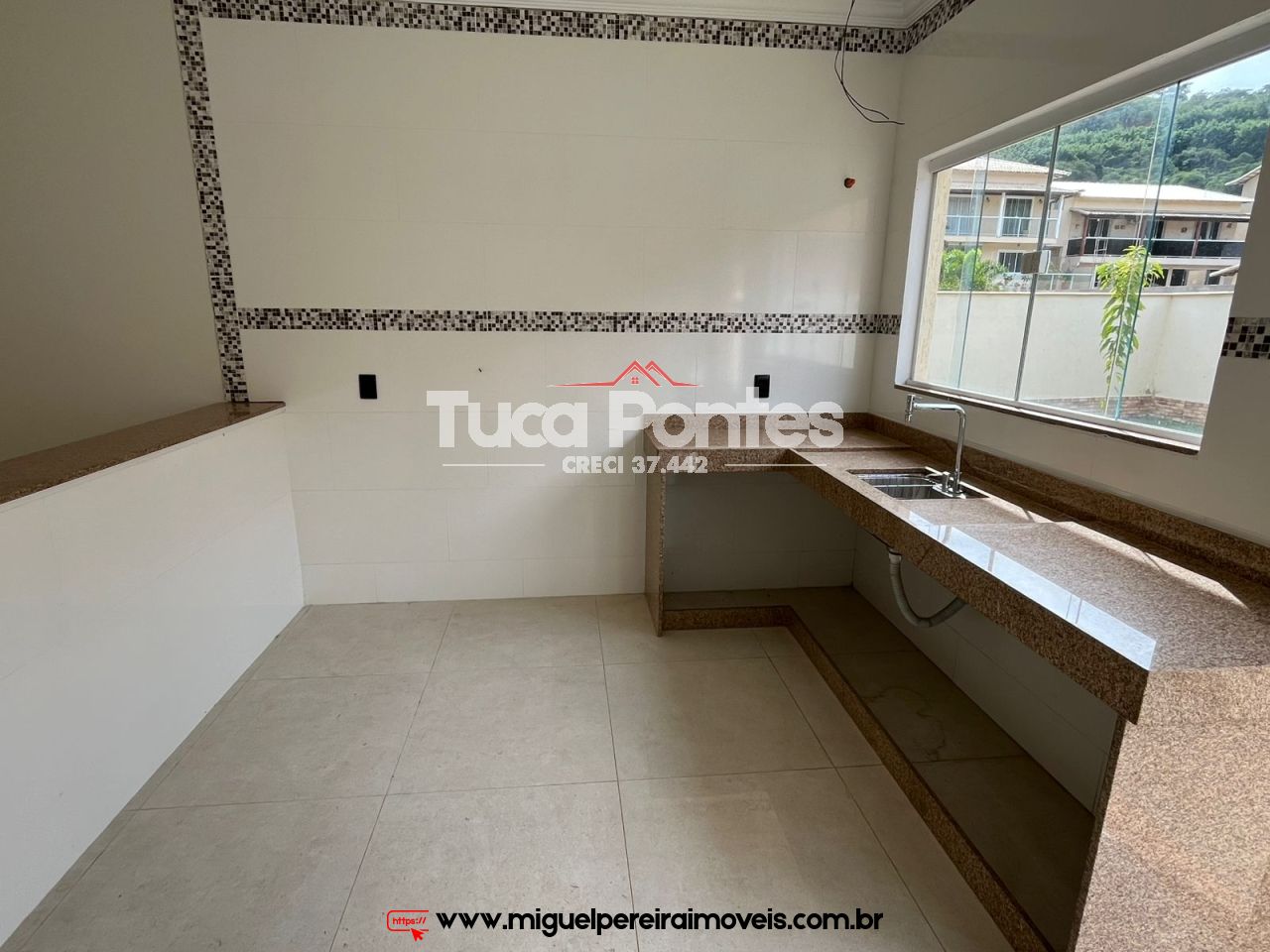 Casa nova com bom acabamento - Toda linear e boa vizinhança | Código:C70