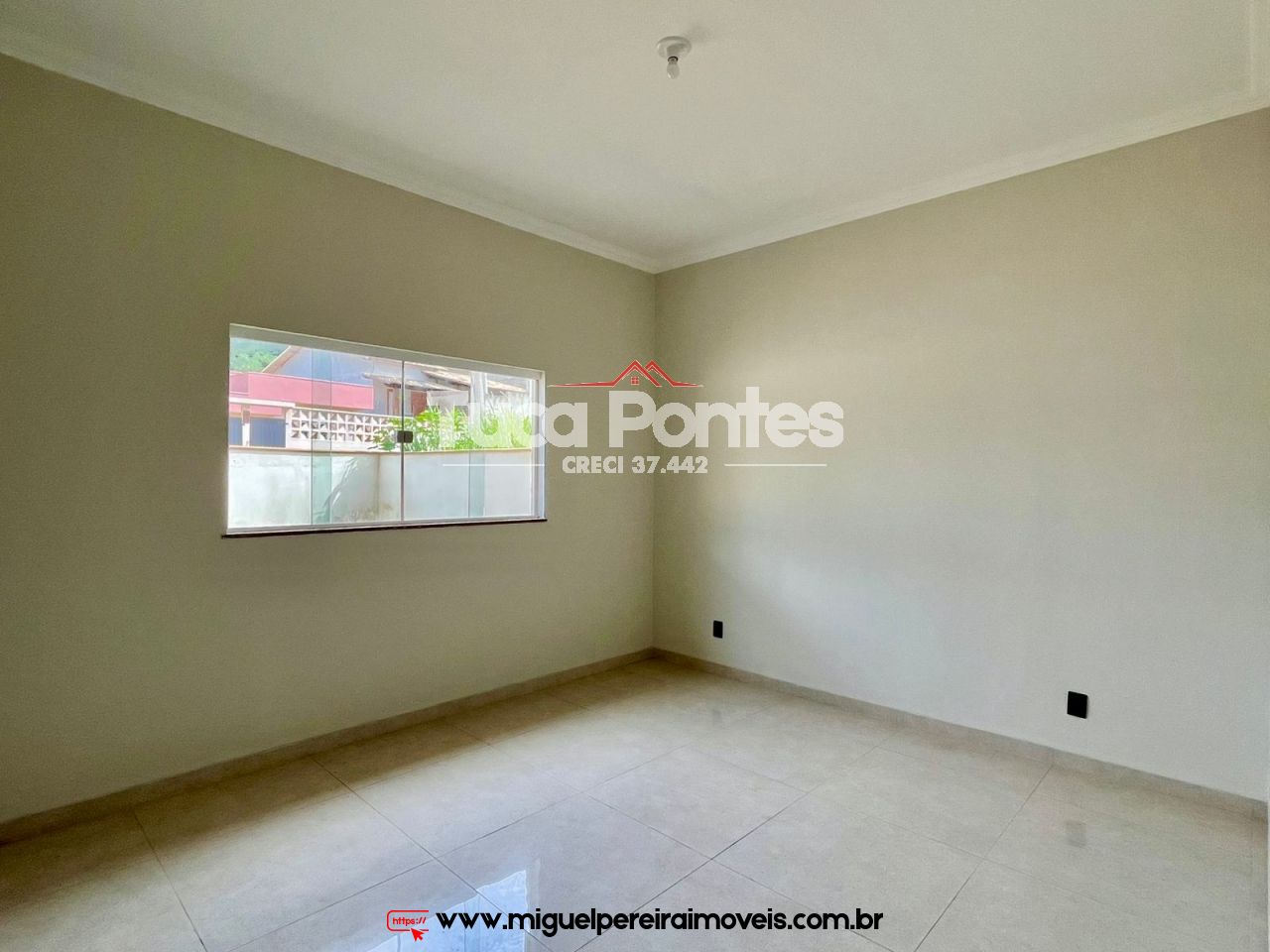 Casa nova com bom acabamento - Toda linear e boa vizinhança | Código:C70