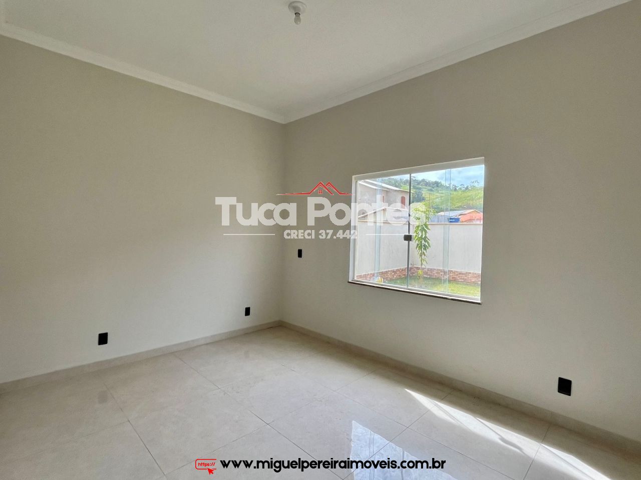 Casa nova com bom acabamento - Toda linear e boa vizinhança | Código:C70