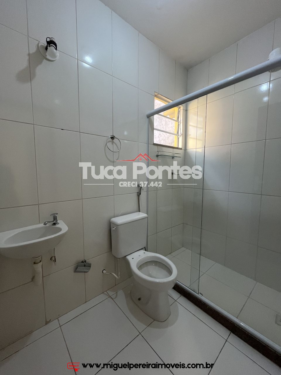 Apartamento para aluguel com 2 quartos  - Na Rua Bonifácio Portela | Código:L4