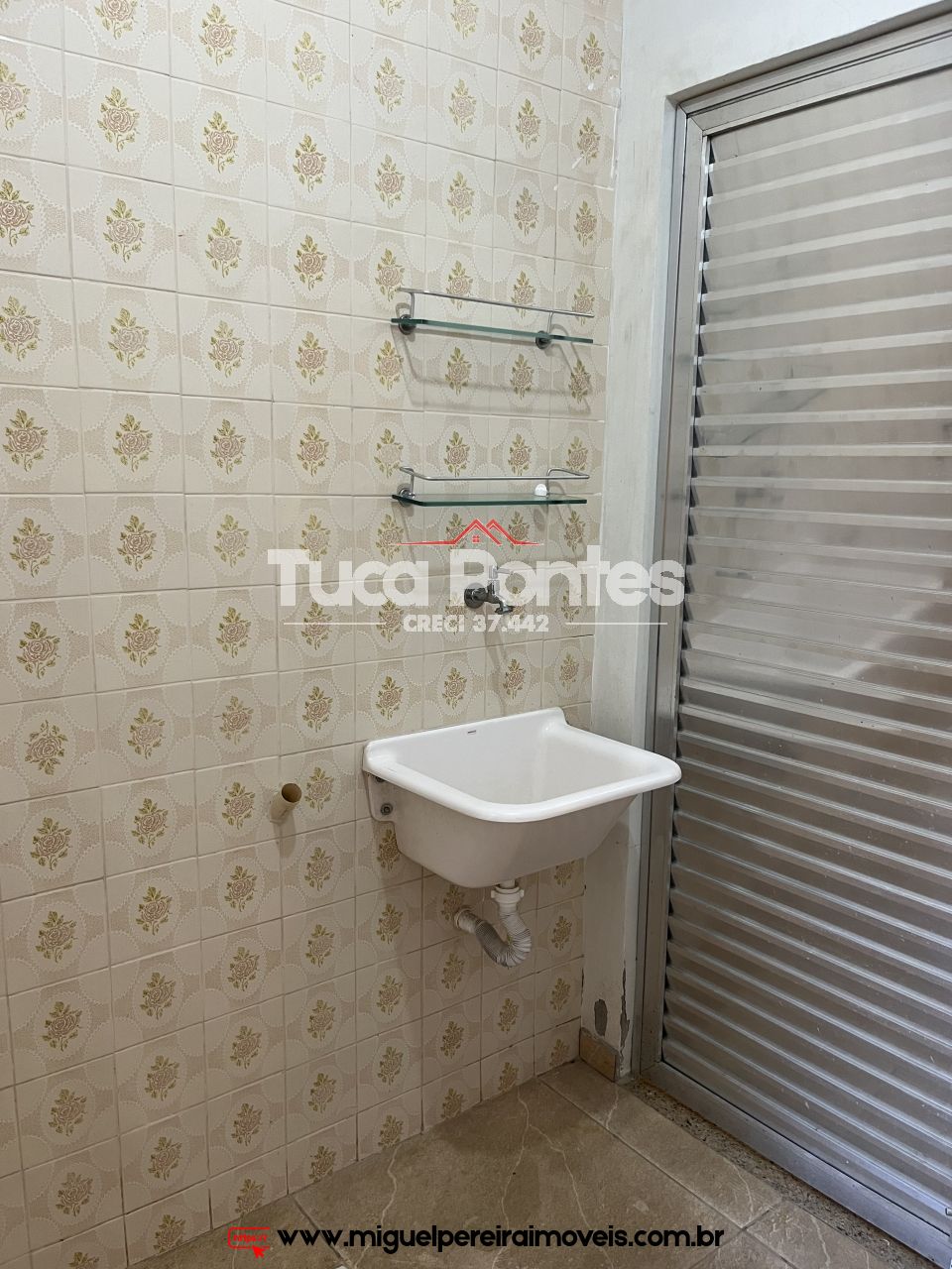 Apartamento para aluguel com 2 quartos  - Na Rua Bonifácio Portela | Código:L4