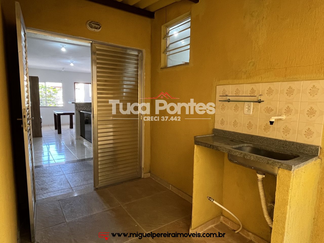 Apartamento para aluguel com 2 quartos  - Na Rua Bonifácio Portela | Código:L4