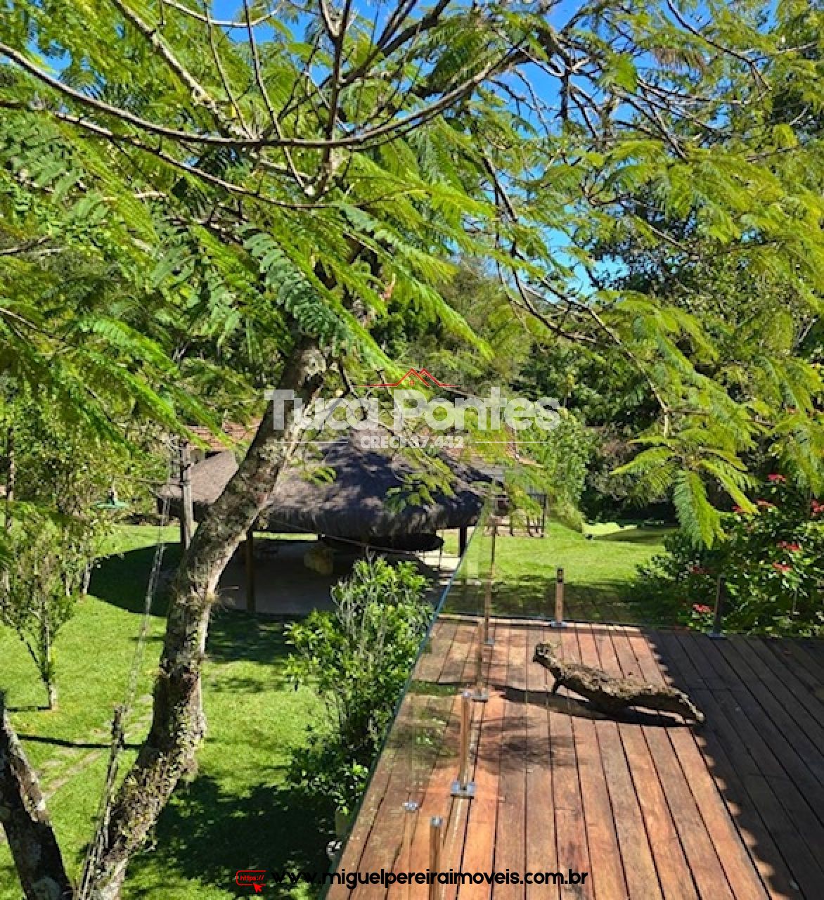 Sítio medindo 148.000 m2 - Com 5 quartos sendo 4 suítes  | Código:S1000