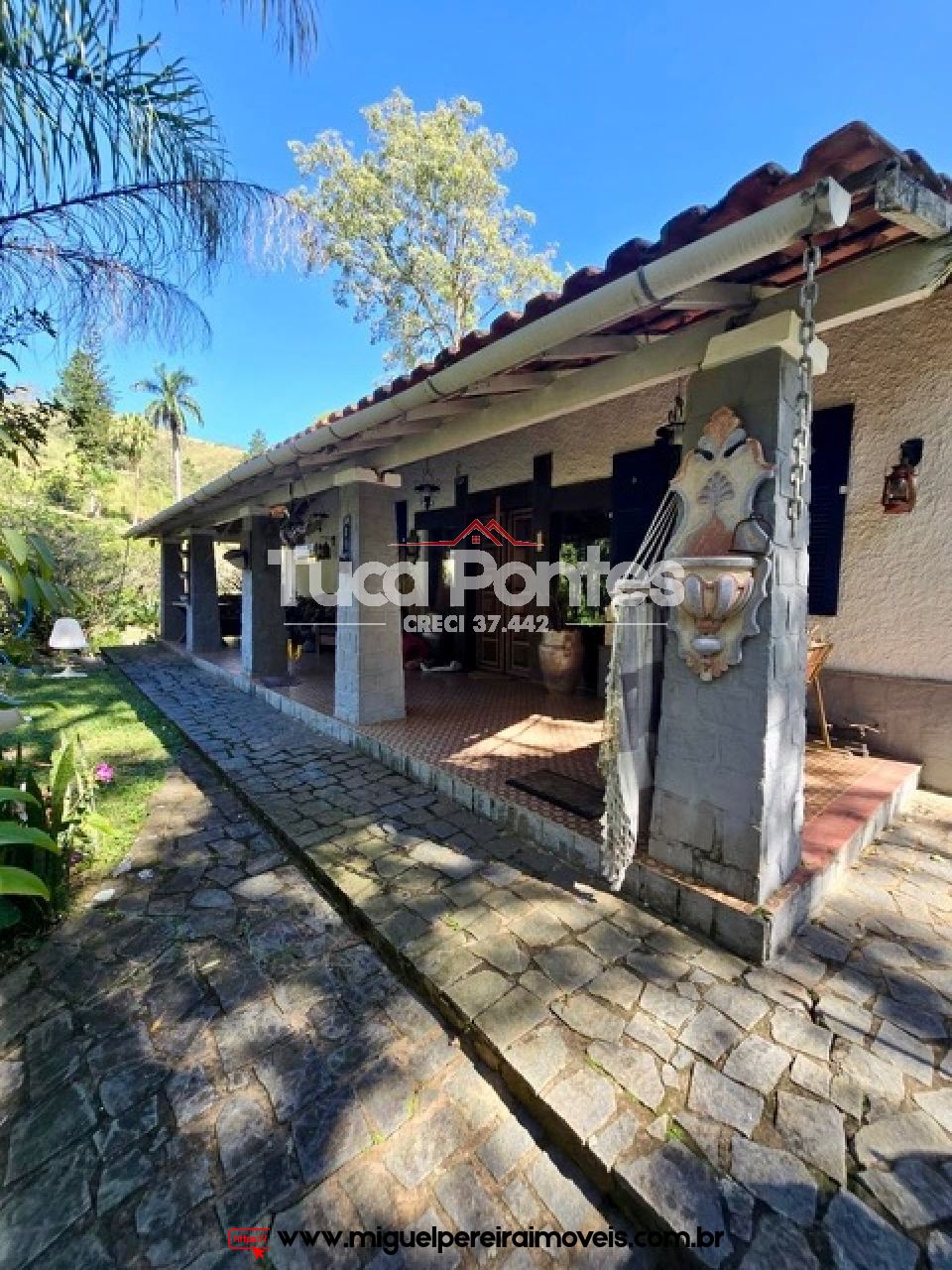 Sítio medindo 148.000 m2 - Com 5 quartos sendo 4 suítes  | Código:S1000