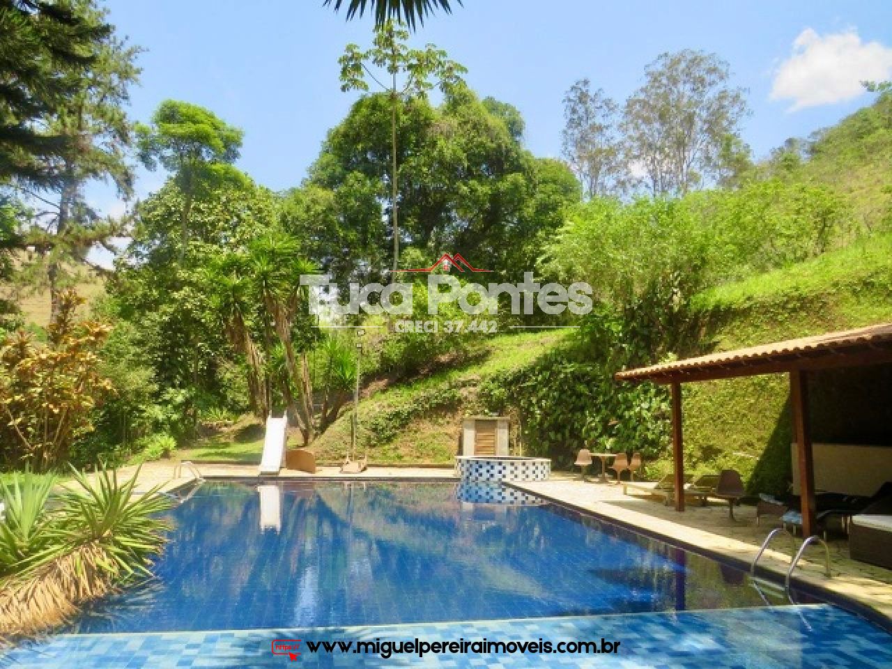 Sítio medindo 148.000 m2 - Com 5 quartos sendo 4 suítes  | Código:S1000